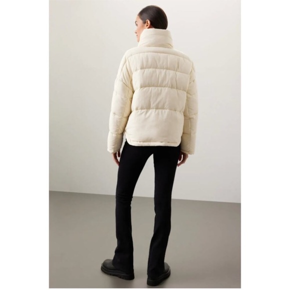 EUC OOFwear Coat Women 40 (Small) Cream Puffer Zip Front Insulated Oversized - Picture 3 of 16